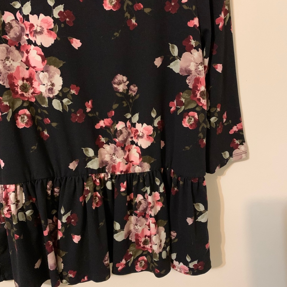 Floral Top by LES AMIS size Small - Picture 9 of 13